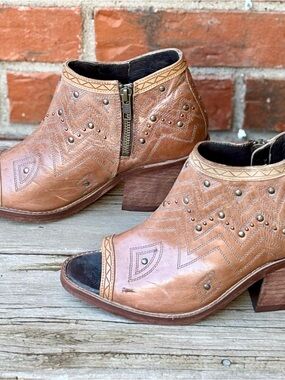 Justin X Reba Brown Studded Leather Zip Ankle Booties Western Boots 7.5B